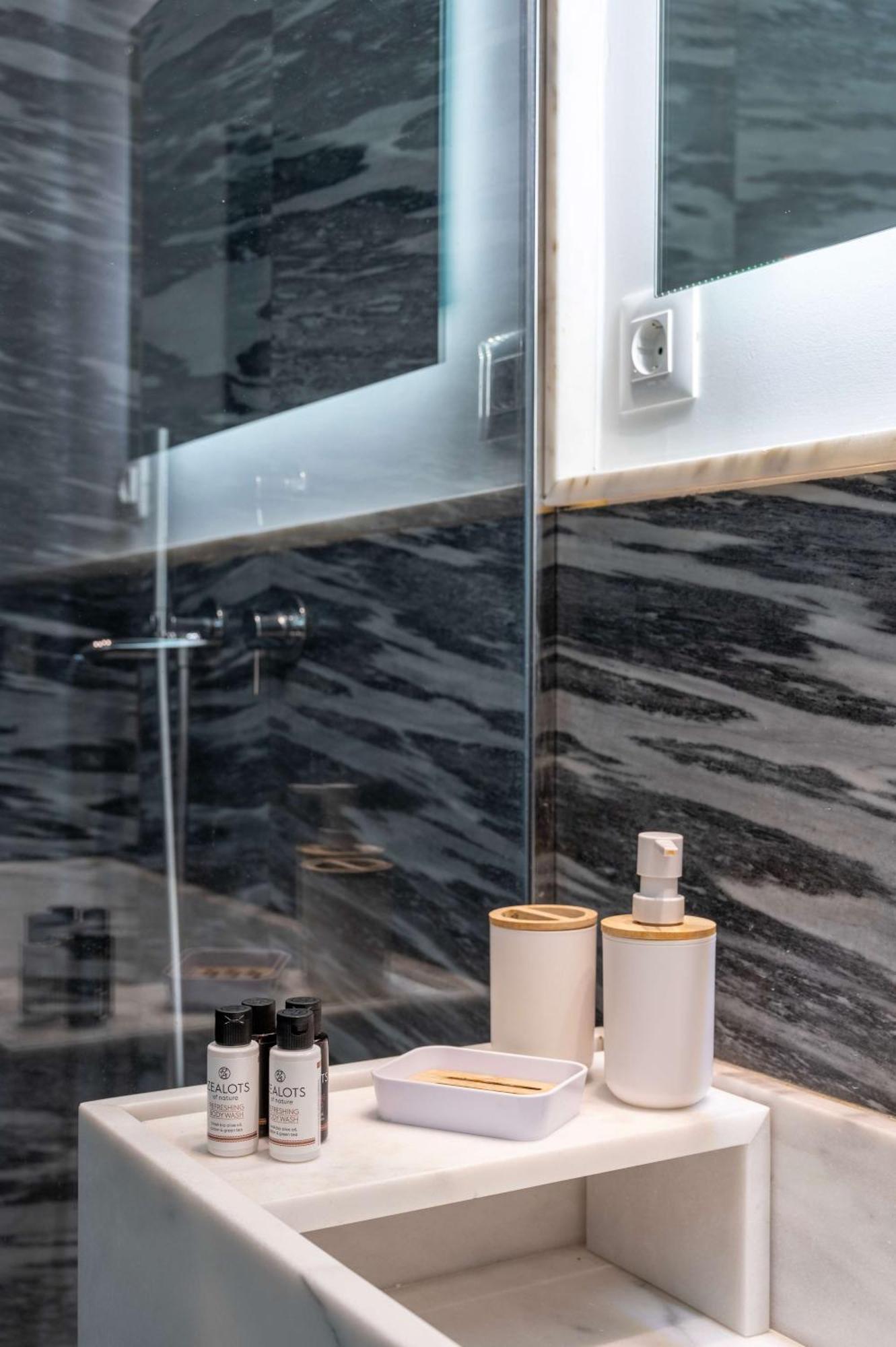 O&O Group Stylish Jungle Retreat Kolonaki Center Appartement Athene Buitenkant foto